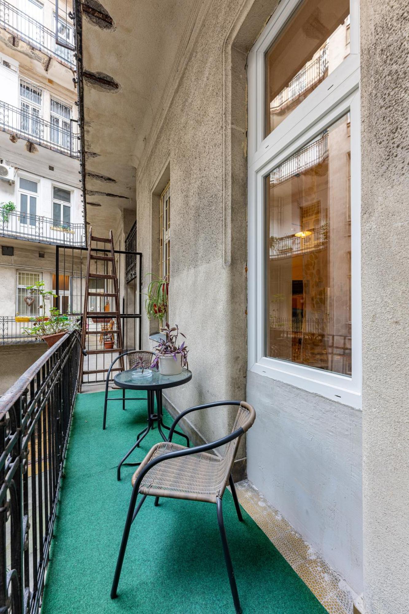 A Quiet Studio In The Heart Of The City Budapeszt Zewnętrze zdjęcie